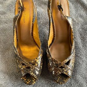 Daisy Fuentes Snakeskin Heels Size 10